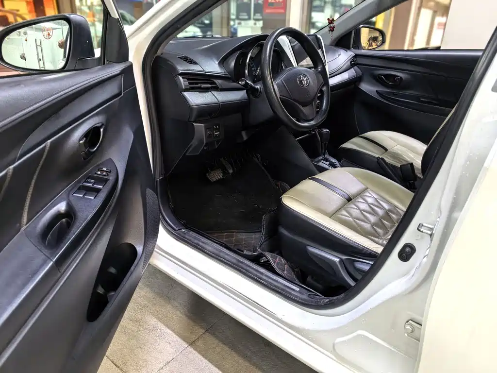 Toyota Yaris L 2018 — фото 4