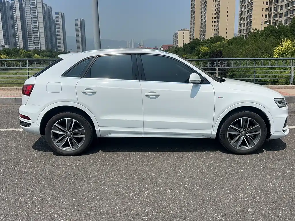 Audi Q3 2018 — фото 6