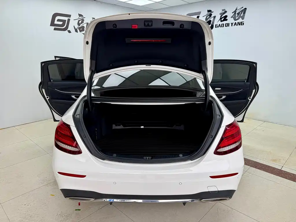 Mercedes-Benz E-Class 2020 — фото 22