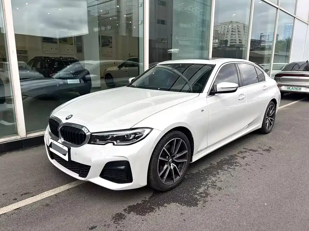 BMW 3 Series 2021 — фото 1