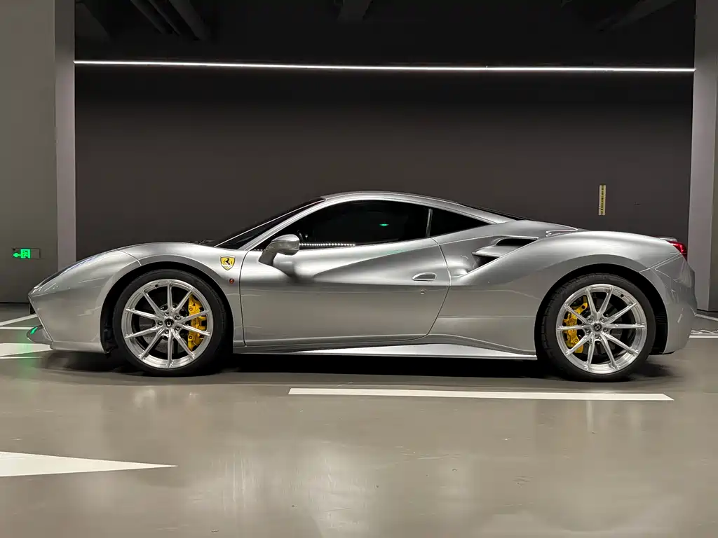 Ferrari 488 2019 — фото 18
