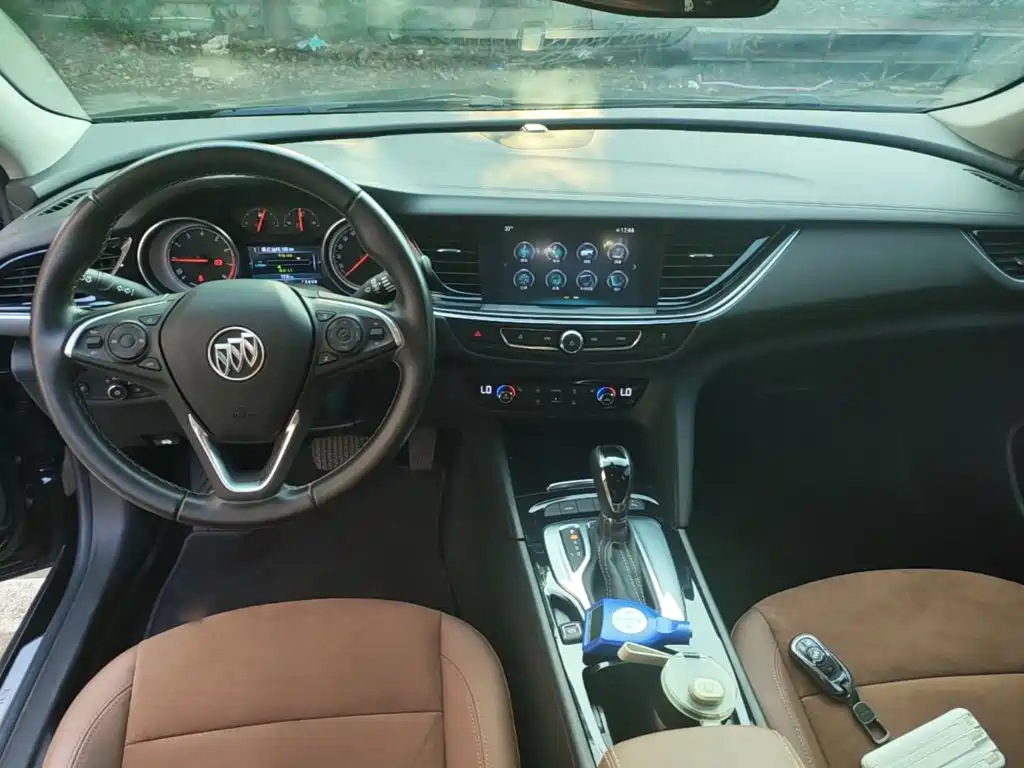 Buick Regal 2020 — фото 10