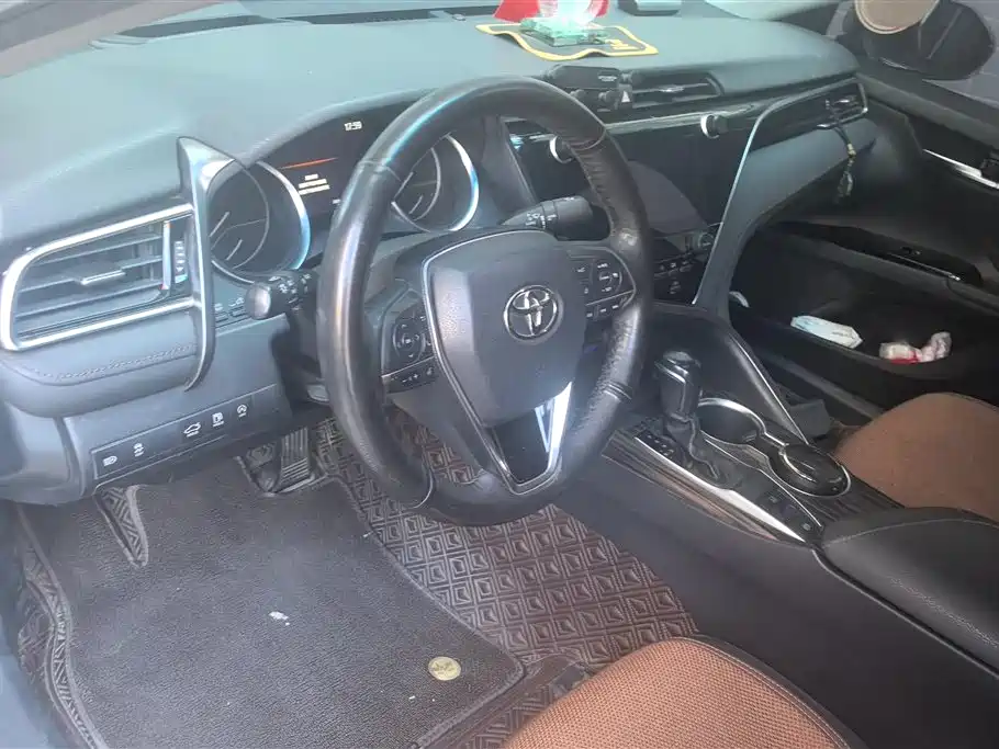 Toyota Camry 2020 — фото 12