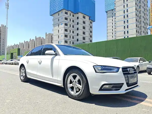 Audi A4L 2015