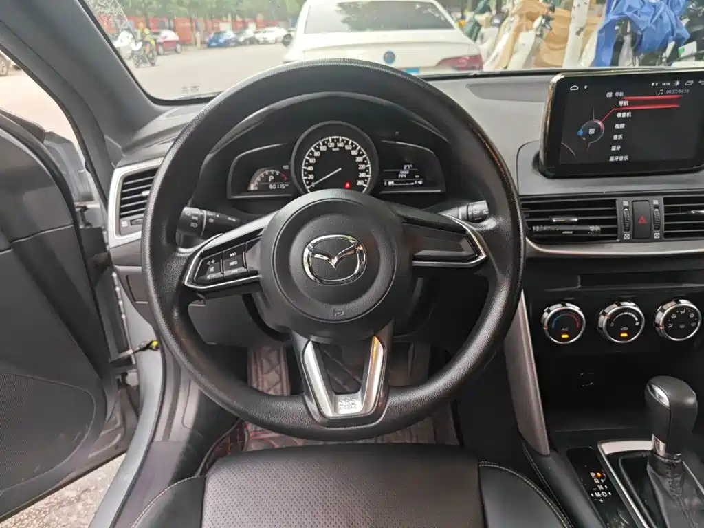 Mazda CX-4 2018 — фото 3
