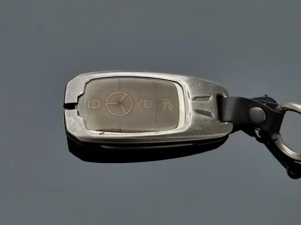 Mercedes-Benz E-Class 2023 — фото 19