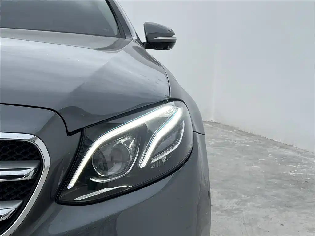 Mercedes-Benz E-Class 2017 — фото 15
