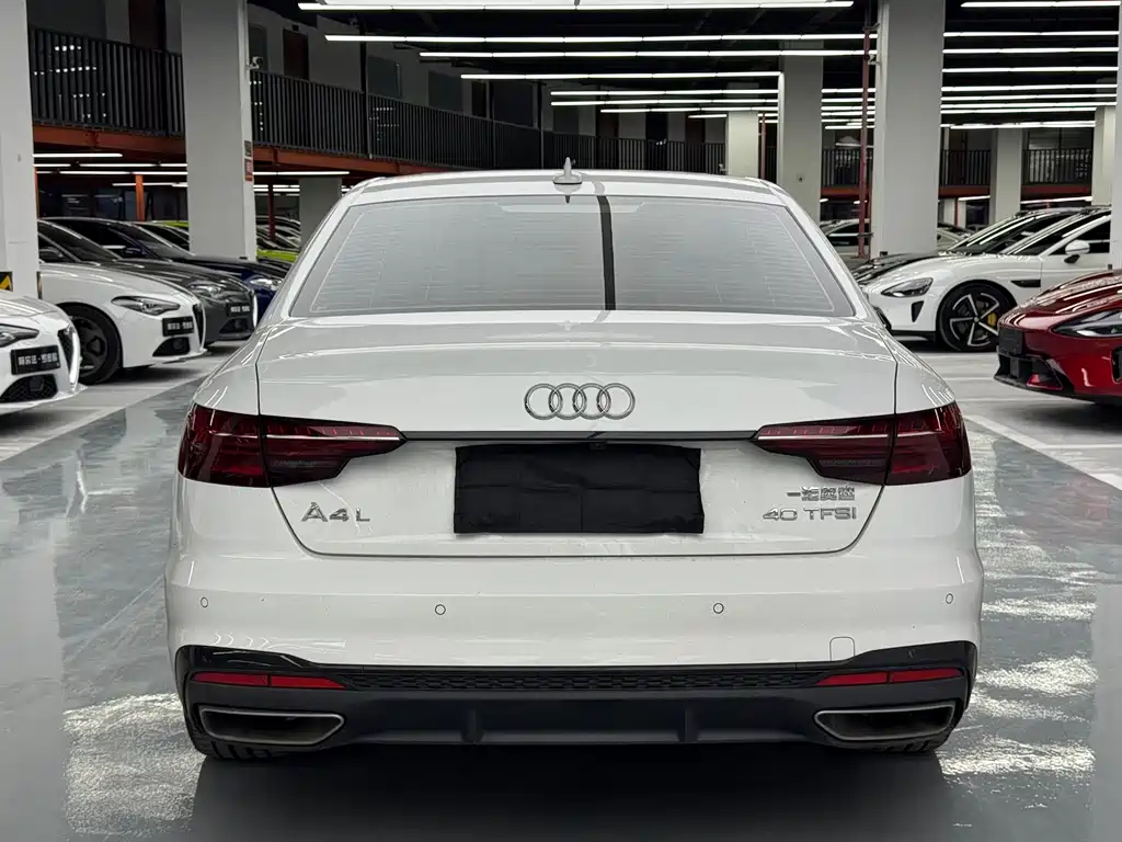 Audi A4L 2023 — фото 25