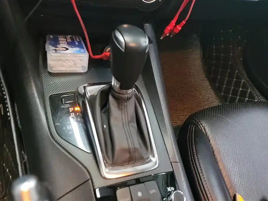 Mazda 3 Axela 2016 — фото 16
