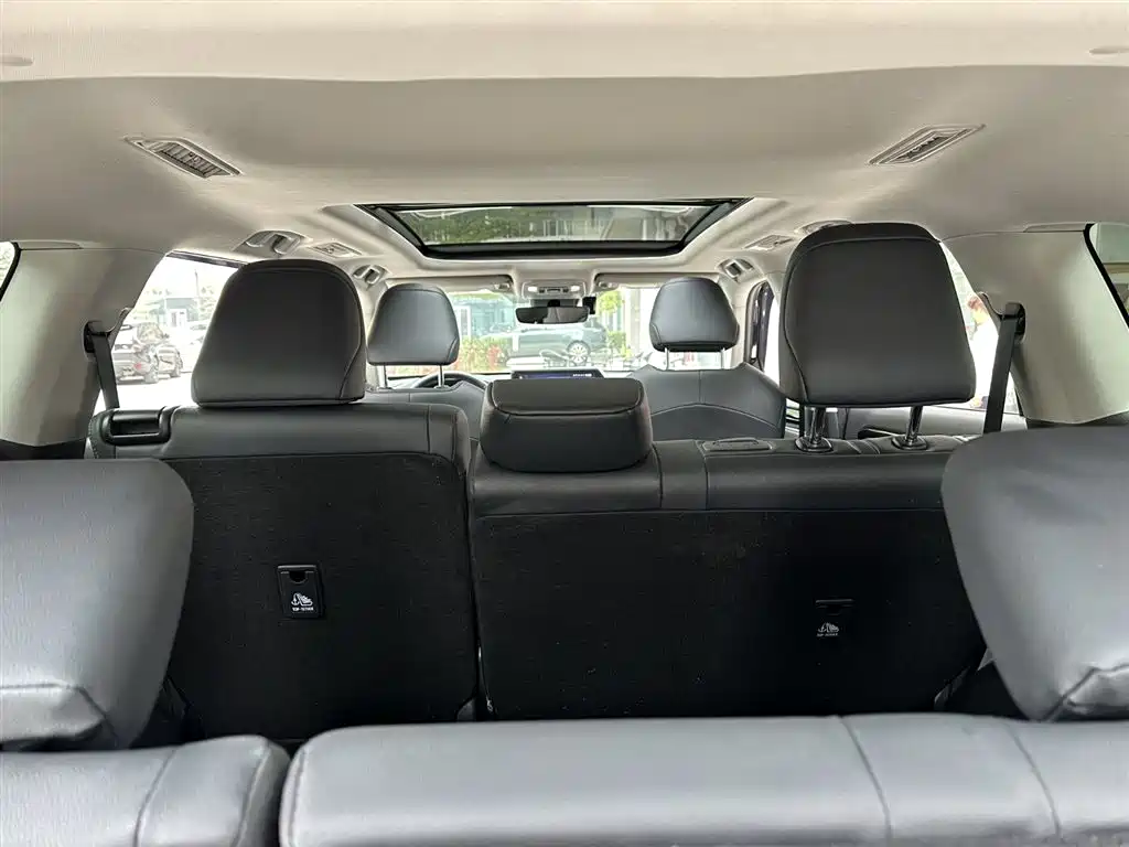 Toyota Highlander 2023 — фото 12