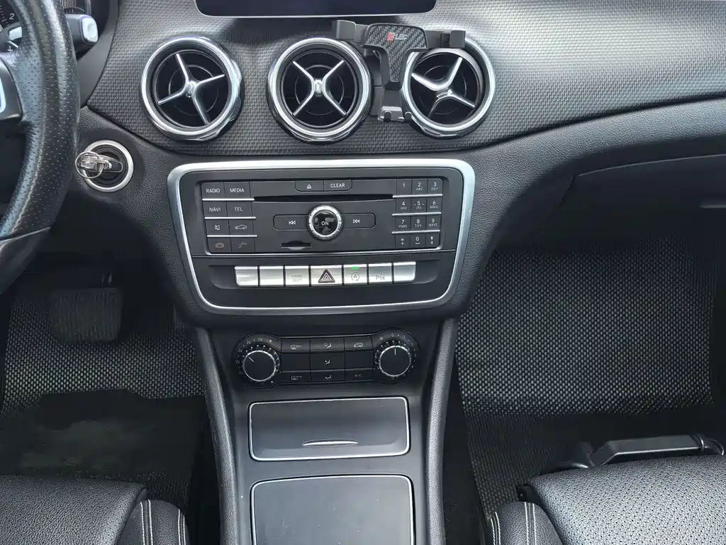 Mercedes-Benz GLA 2018 — фото 10