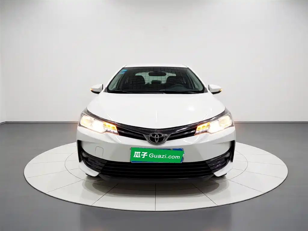 Toyota Corolla 2018 — фото 3