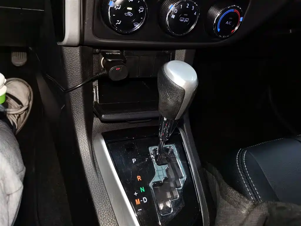 Toyota Corolla 2018 — фото 10