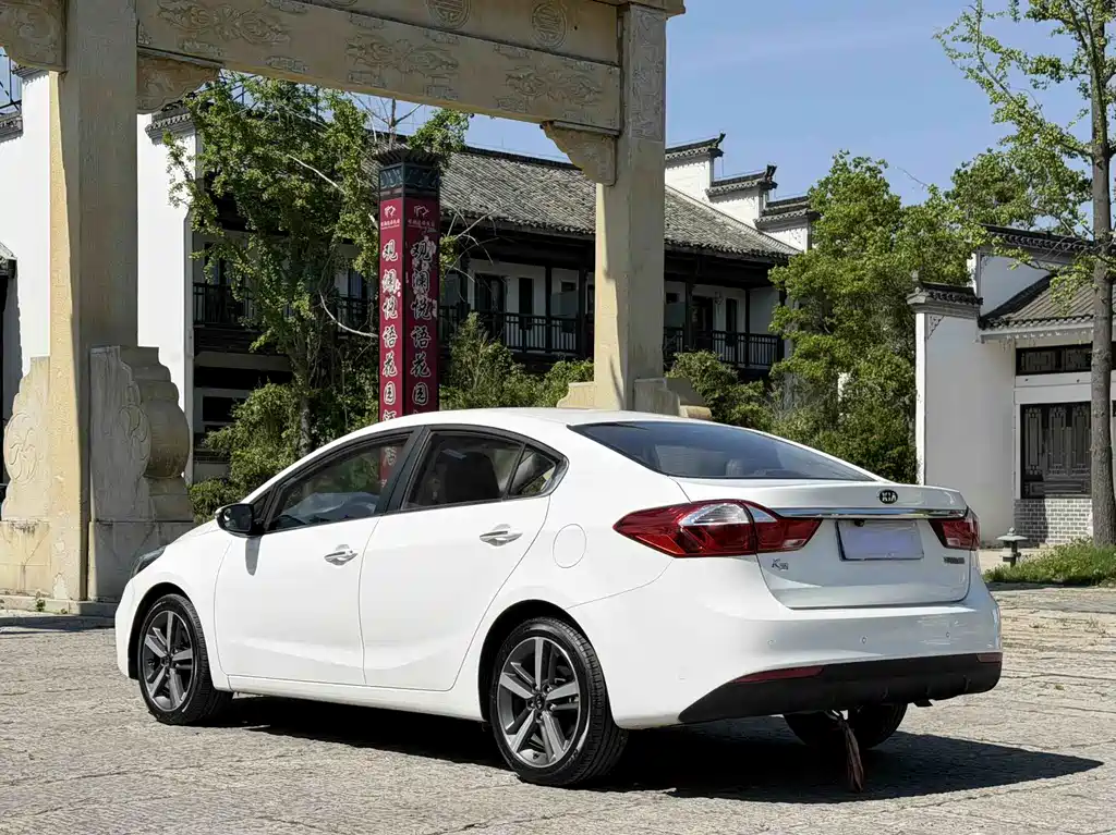Kia K3 2016