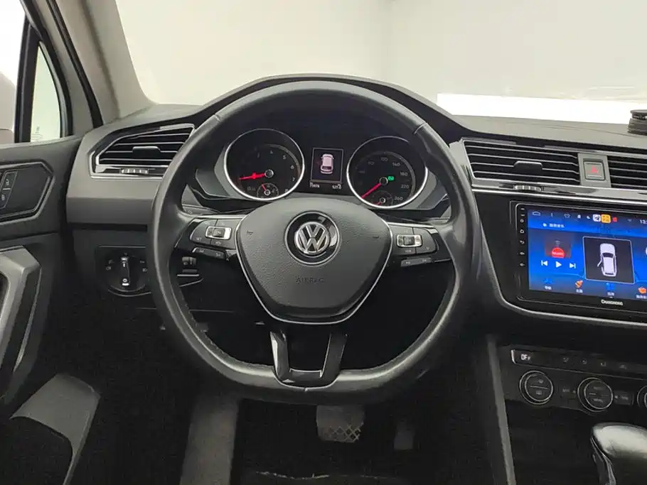 Volkswagen Tiguan L 2020 — фото 15