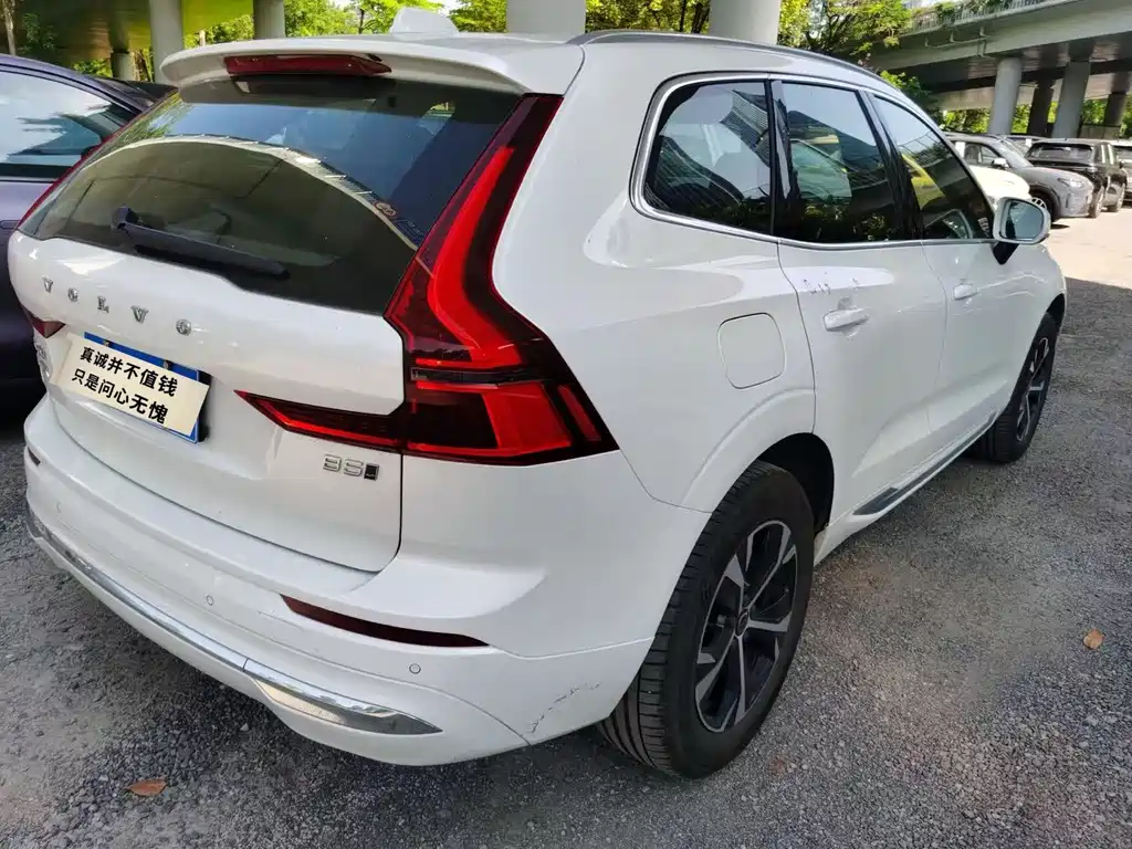 Volvo XC60 2025 — фото 3