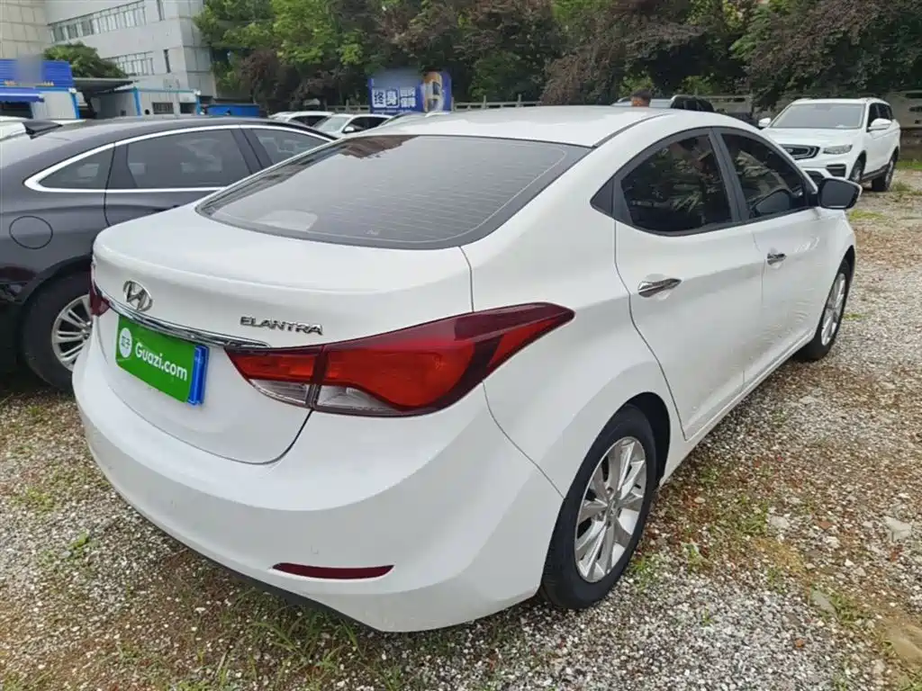 Hyundai Elantra Langdong 2016 — фото 7