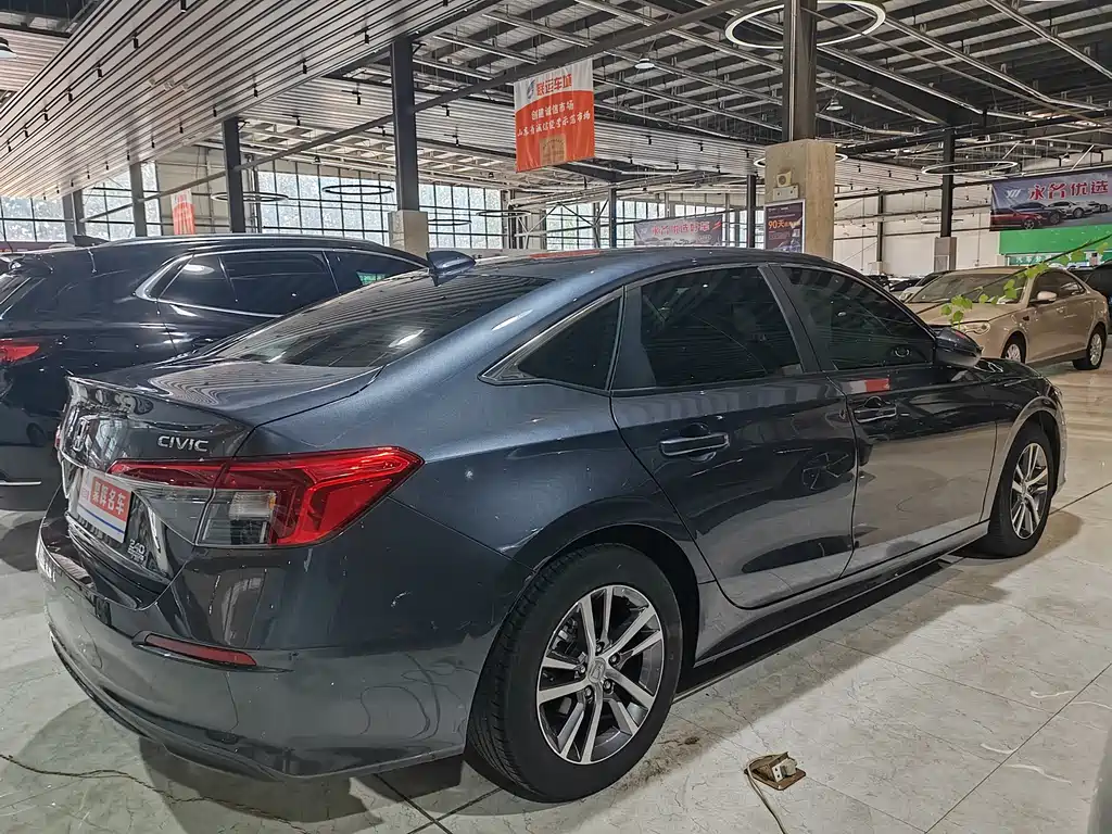 Honda Civic 2023 — фото 13