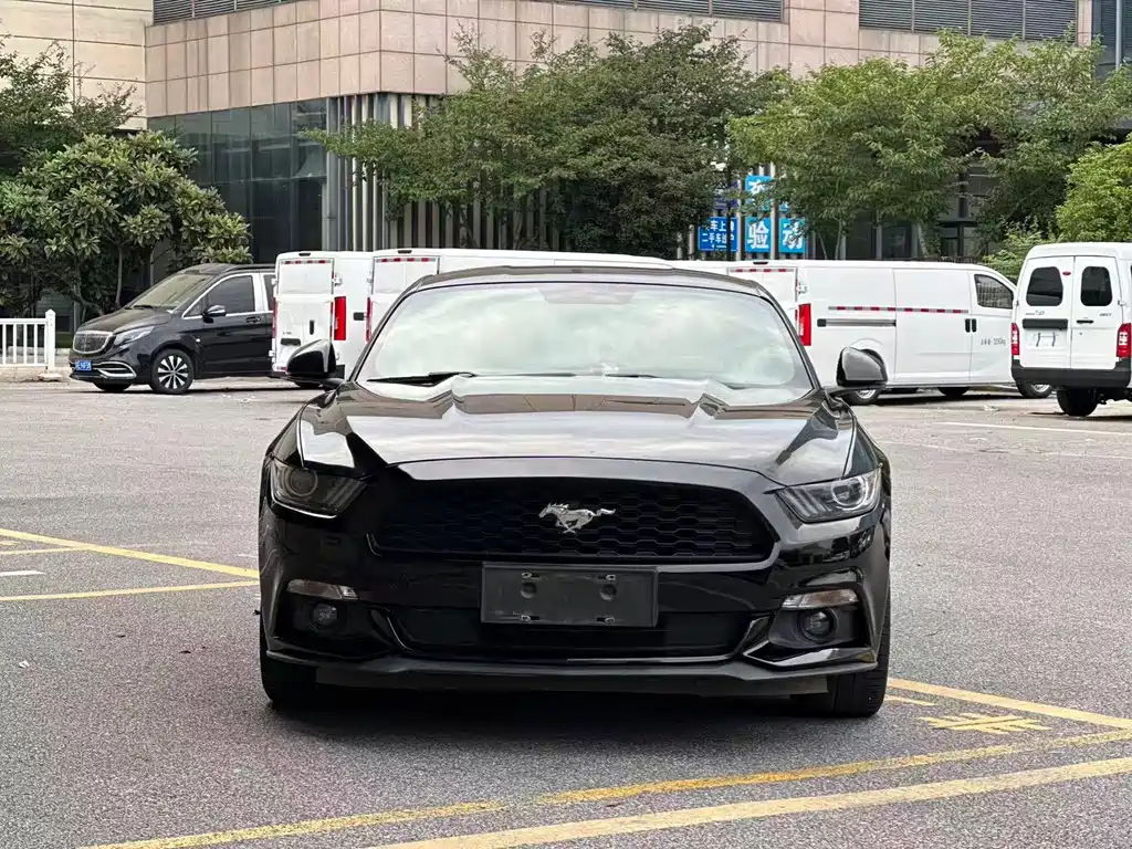 Ford Mustang 2018 — фото 11