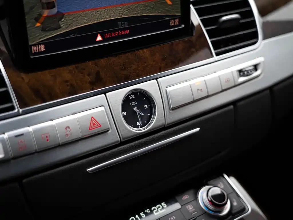 Audi A8 2014 — фото 20