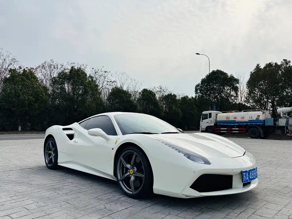 Ferrari 488 2019 — фото 1