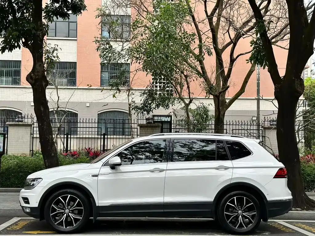 Volkswagen Tiguan L 2020 — фото 5