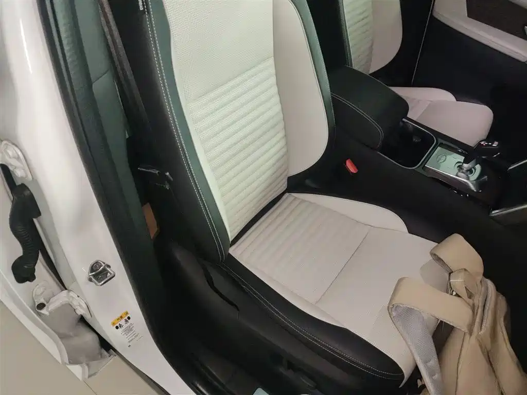 Land Rover Discovery Sport 2020 — фото 25