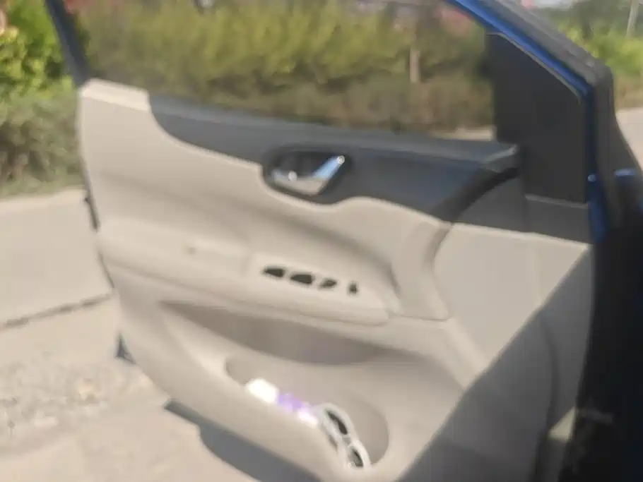 Nissan Tiida 2013