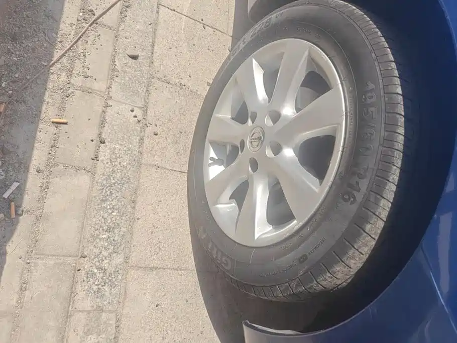 Nissan Tiida 2013