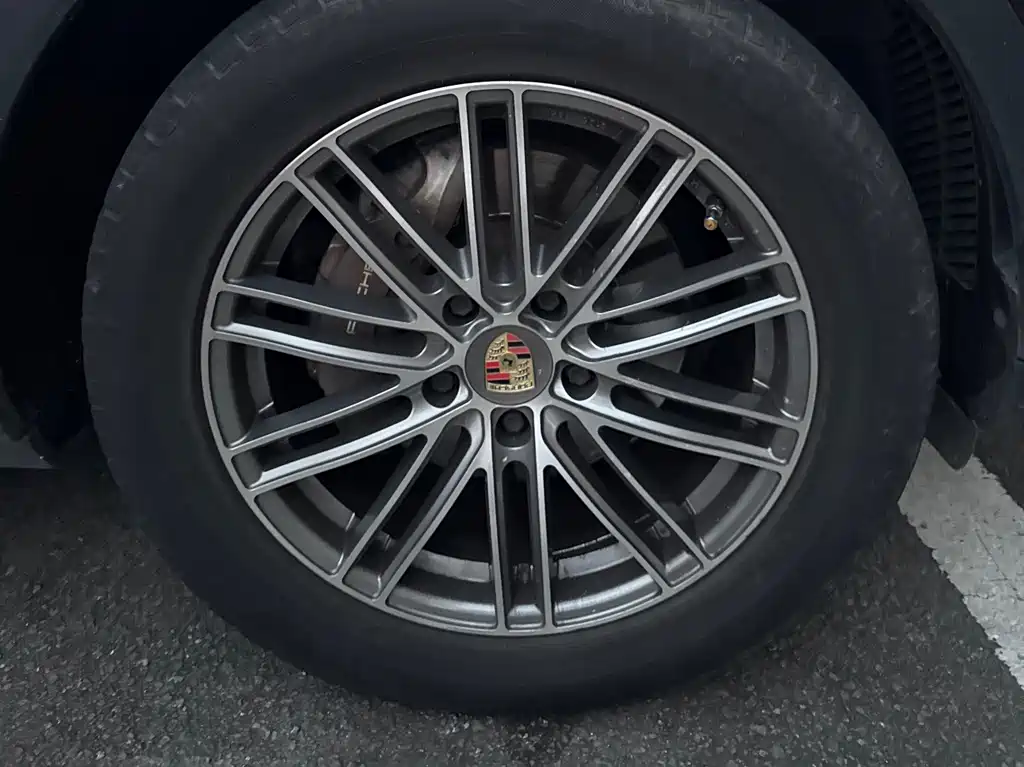 Porsche Cayenne 2018 — фото 15
