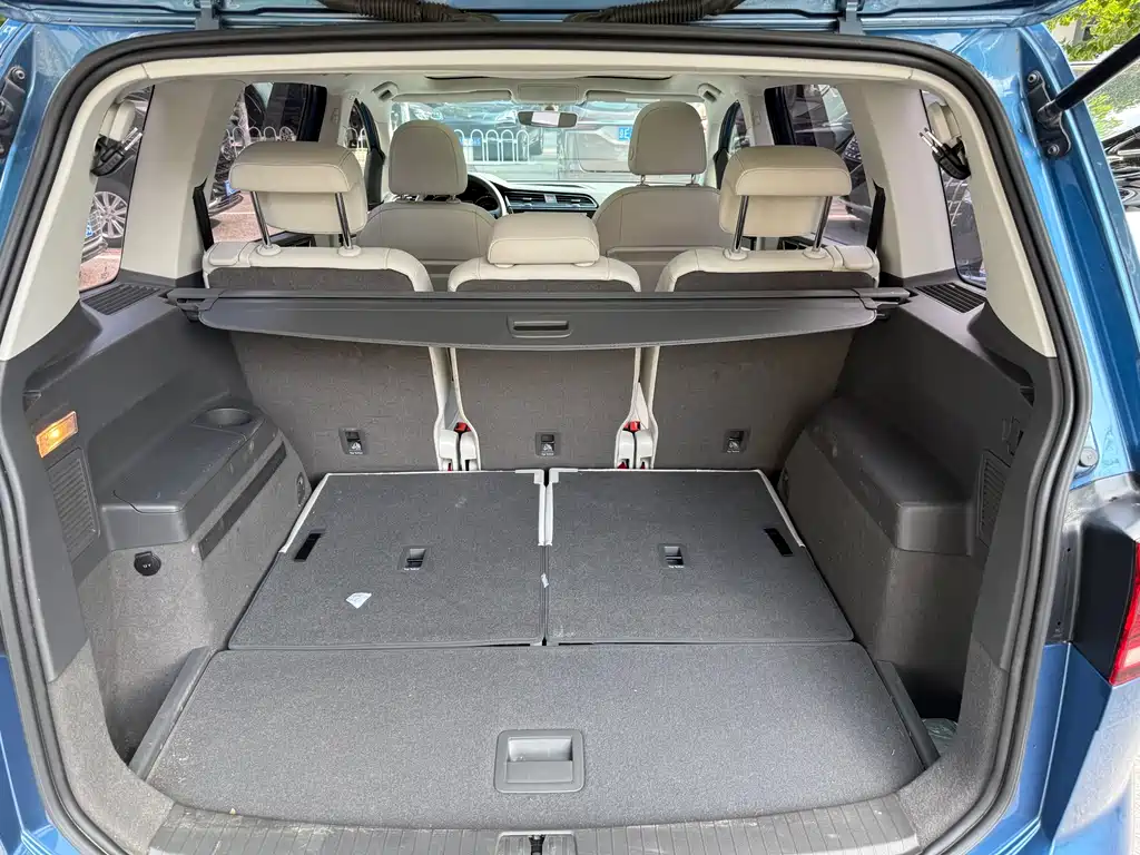 Volkswagen Touran 2017 — фото 17