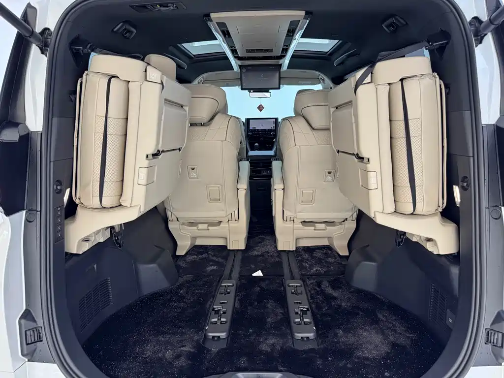Toyota Vellfire 2024 — фото 11
