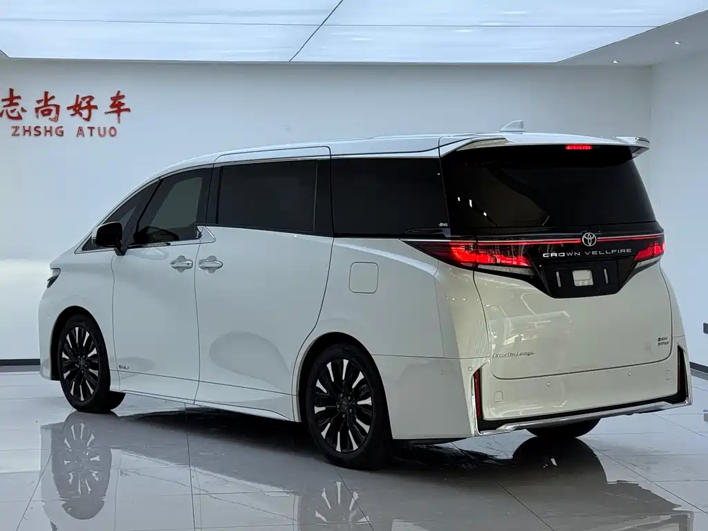 Toyota Vellfire 2024 — фото 12