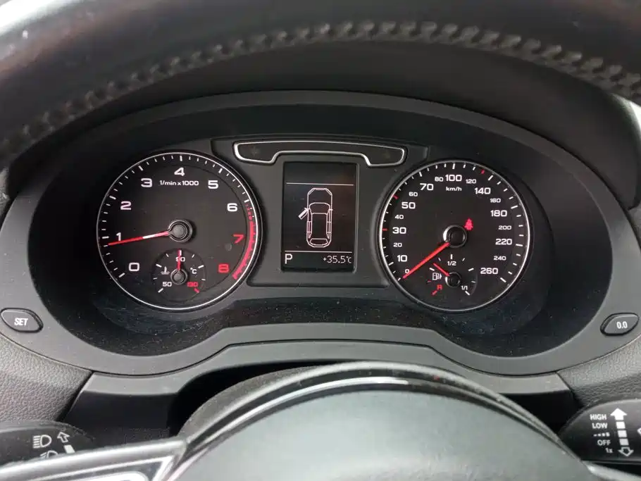 Audi Q3 2015 — фото 14