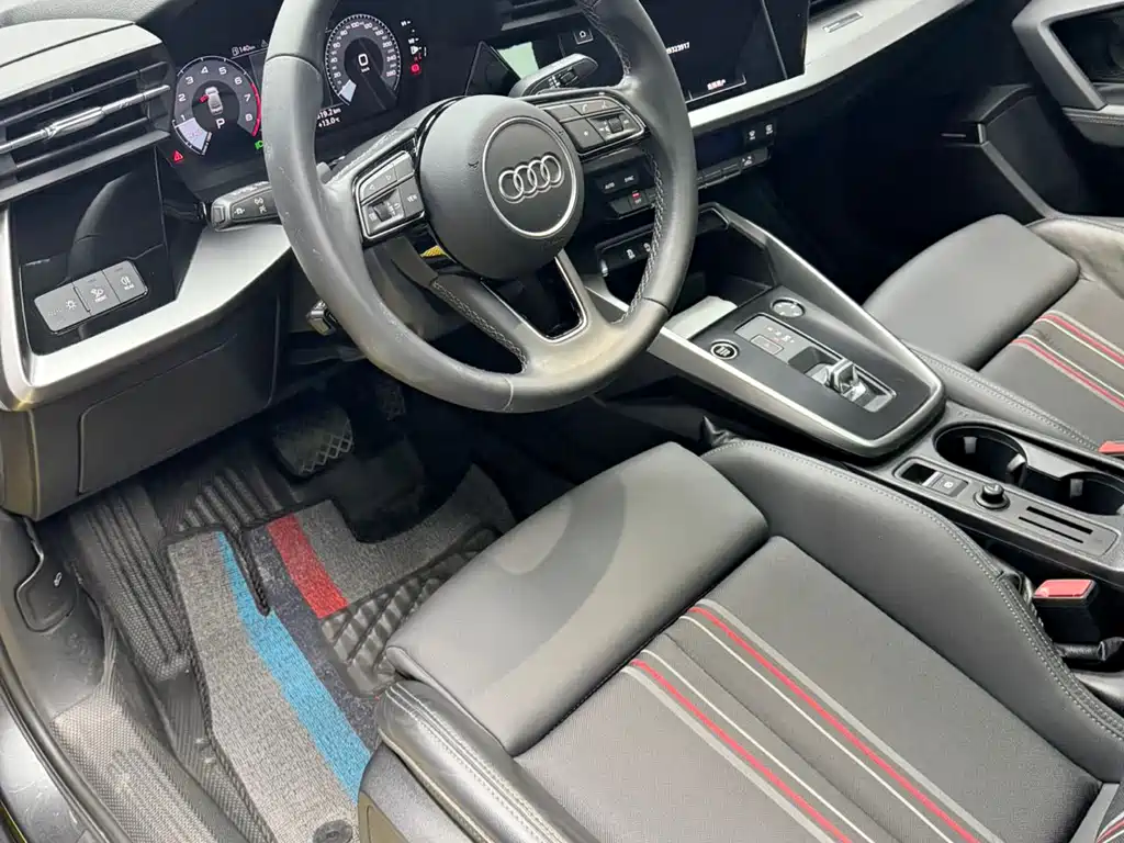 Audi A3 2023 — фото 17