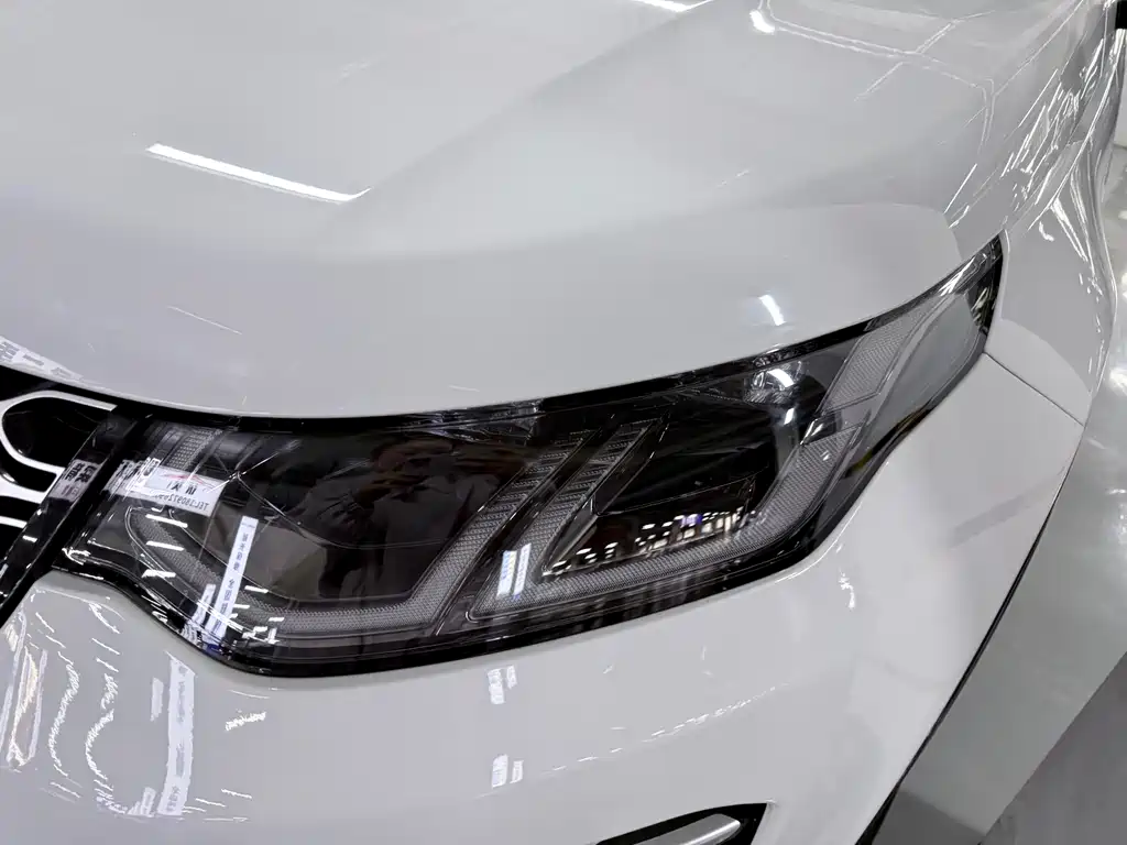 Land Rover Discovery Sport 2023 — фото 4