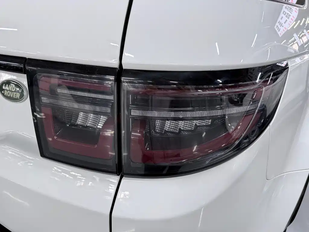 Land Rover Discovery Sport 2023 — фото 19