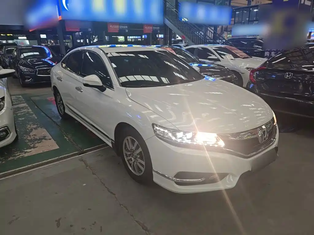 Honda Spirior 2015 — фото 4