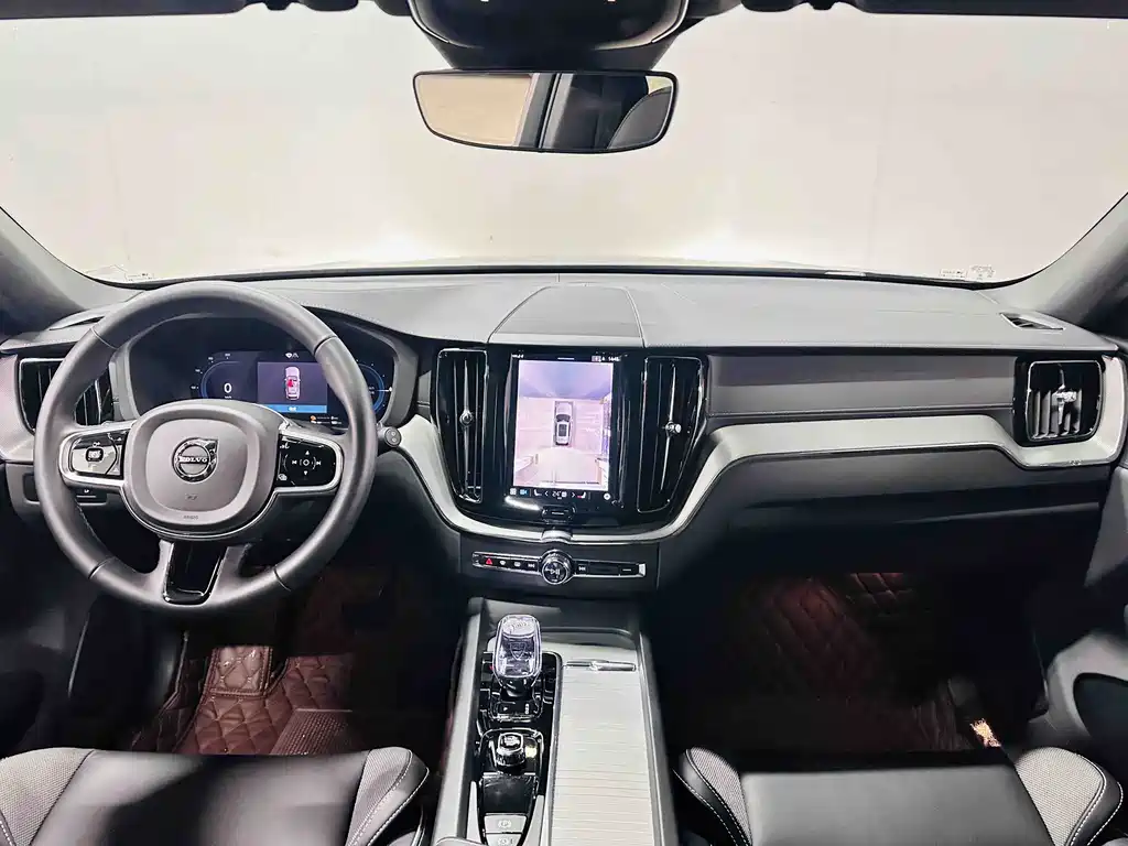Volvo XC60 PHEV 2025 — фото 12