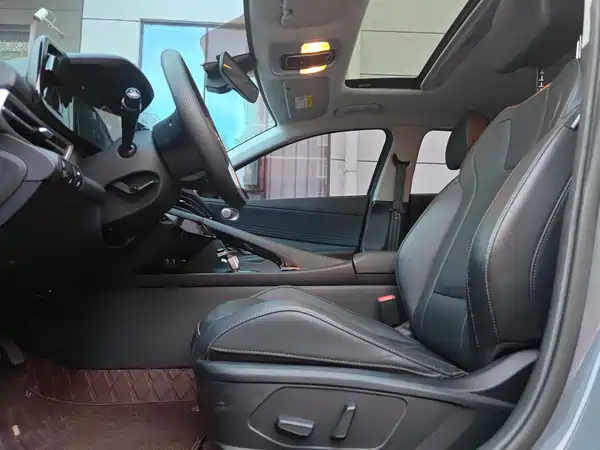 Hyundai Elantra 2023