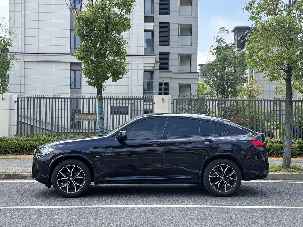 BMW X4 2022 — фото 3