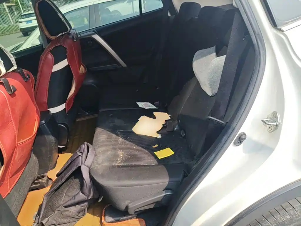 Toyota RAV4 2015 — фото 17