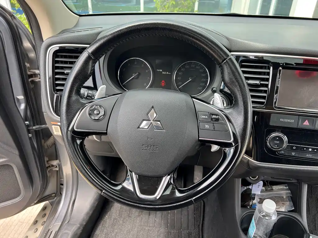 Mitsubishi Outlander 2015 — фото 12