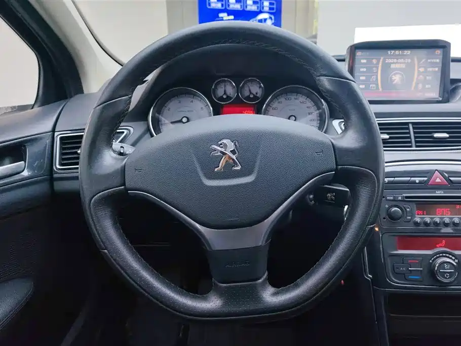 Peugeot 308 2014 — фото 15