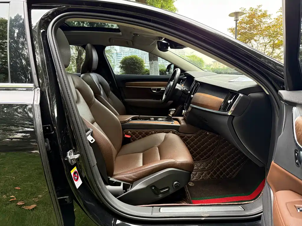 Volvo S90 2020 — фото 17