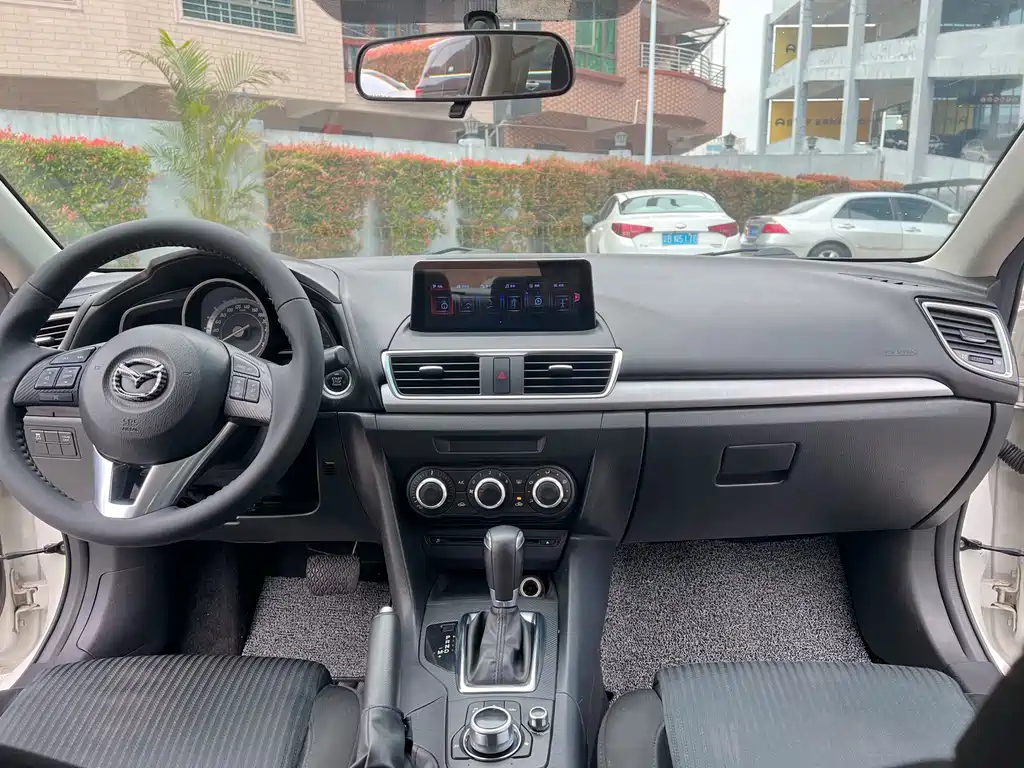 Mazda 3 Axela 2015 — фото 13