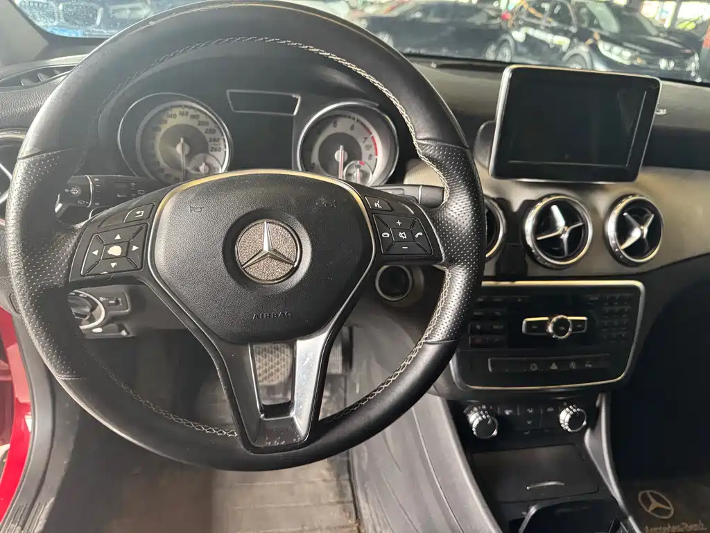 Mercedes-Benz GLA 2015 — фото 7