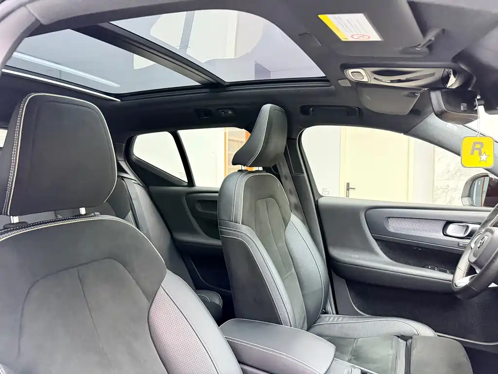 Volvo XC40 2021 — фото 27