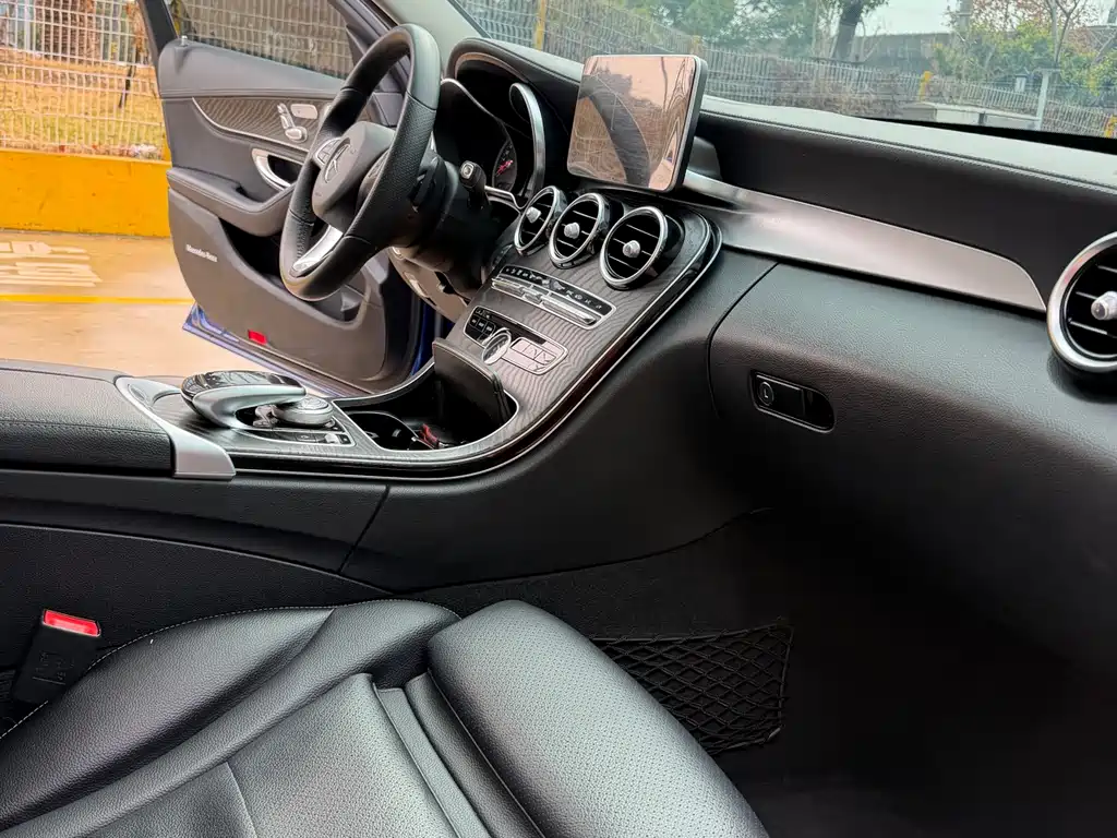 Mercedes-Benz C-Class 2018 — фото 8