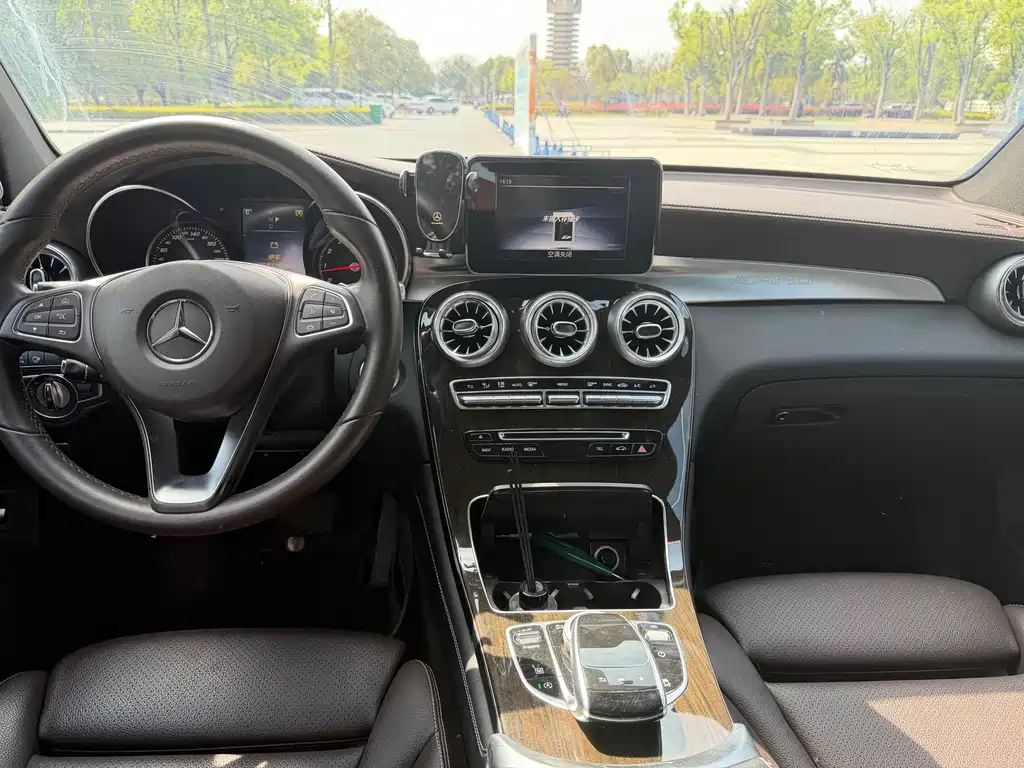 Mercedes-Benz GLC 2017 — фото 11